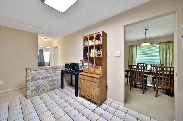 2820 Sugar Wood Drive, League City, TX 77573