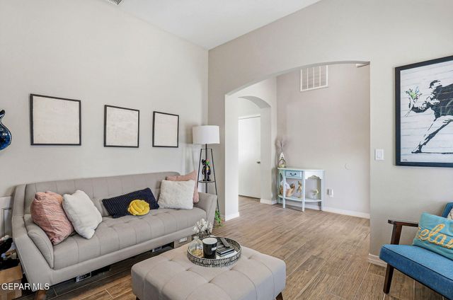 261 PENBRIDGE Place, El Paso, TX 79928