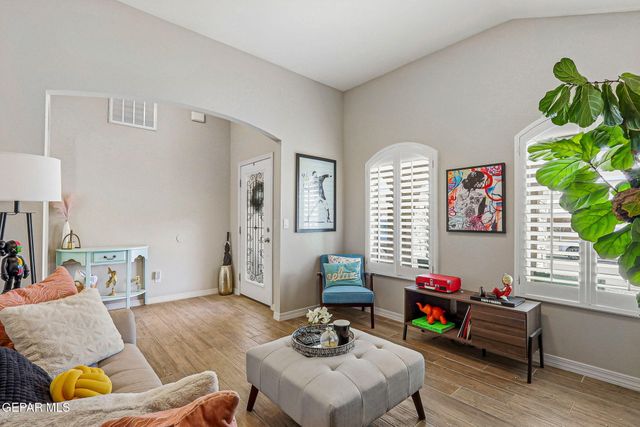 261 PENBRIDGE Place, El Paso, TX 79928