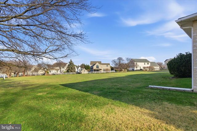 3340 MINTON DR, York, PA 17402