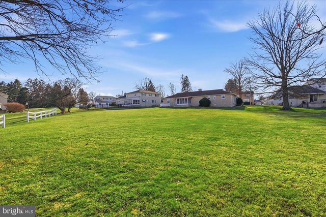 3340 MINTON DR, York, PA 17402