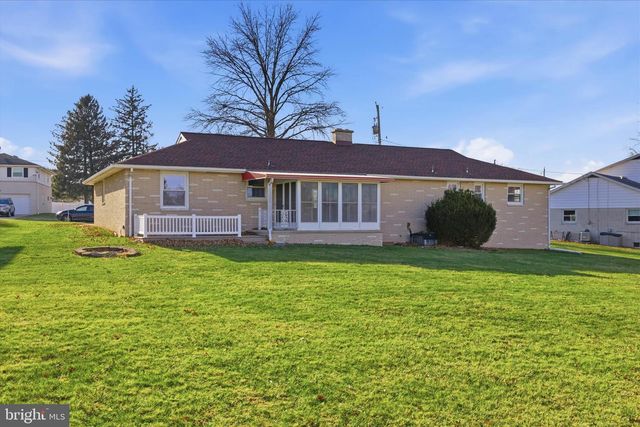 3340 MINTON DR, York, PA 17402