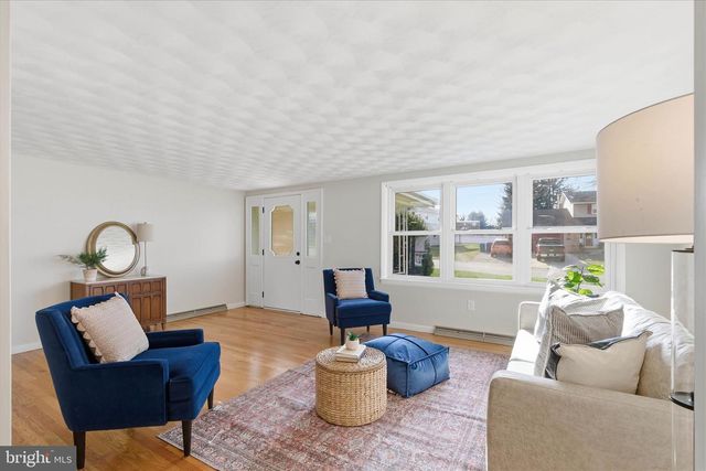 3340 MINTON DR, York, PA 17402