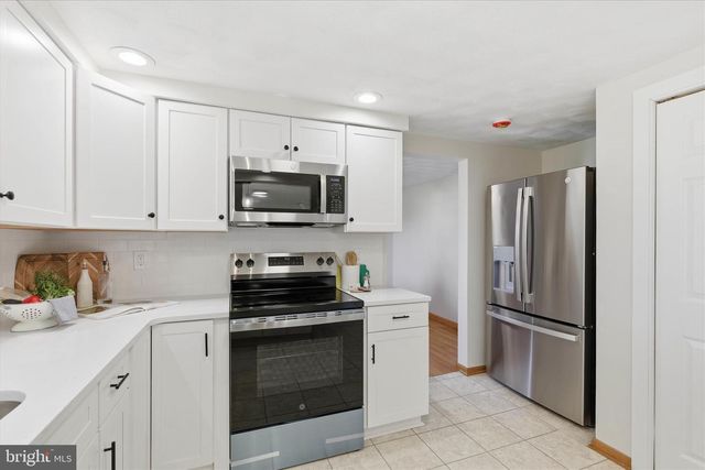 3340 MINTON DR, York, PA 17402