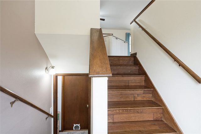 1630 Woodside Ct NW, Cedar Rapids, IA 52405