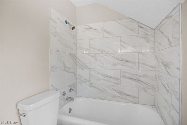 889 Grayton Road, Berea, OH 44017