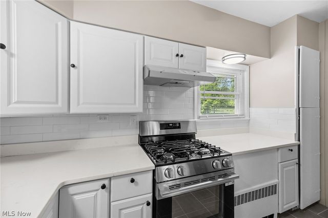 889 Grayton Road, Berea, OH 44017