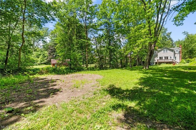 889 Grayton Road, Berea, OH 44017