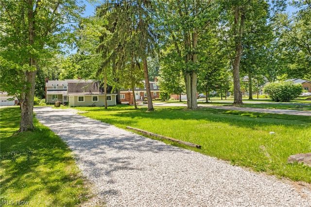 889 Grayton Road, Berea, OH 44017