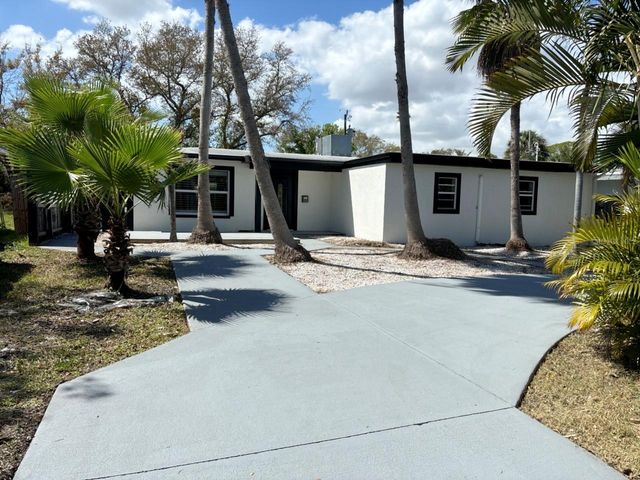 3934 HUNTINGTON STREET NE, St Petersburg, FL 33703