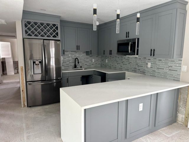 3934 HUNTINGTON STREET NE, St Petersburg, FL 33703