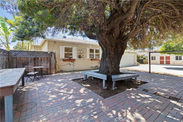18328 Gresham, Northridge, CA 91325