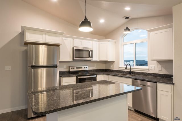 21872 ANTELOPE CREEK RD, Box Elder, SD 57719