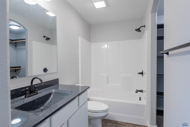 21872 ANTELOPE CREEK RD, Box Elder, SD 57719