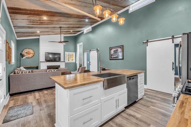 18 Davis Ln, Lawrenceburg, TN 38464