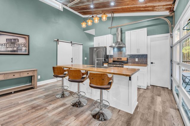 18 Davis Ln, Lawrenceburg, TN 38464