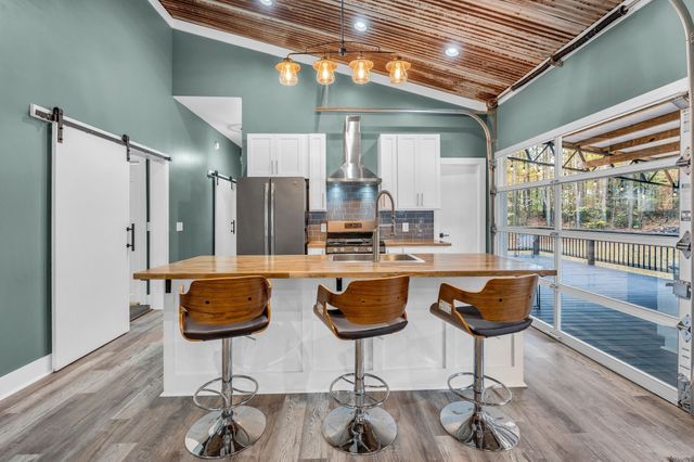 18 Davis Ln, Lawrenceburg, TN 38464