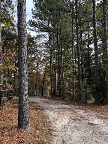 18 Davis Ln, Lawrenceburg, TN 38464