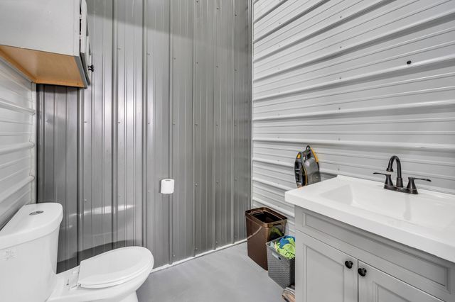 18 Davis Ln, Lawrenceburg, TN 38464