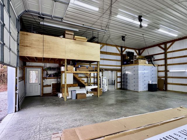 18 Davis Ln, Lawrenceburg, TN 38464