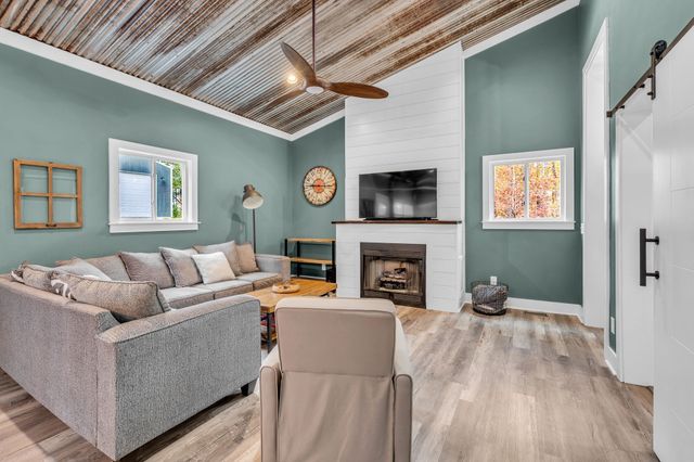 18 Davis Ln, Lawrenceburg, TN 38464