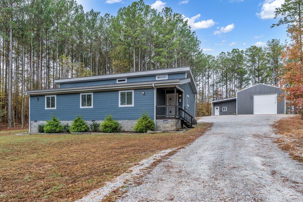 18 Davis Ln, Lawrenceburg, TN 38464