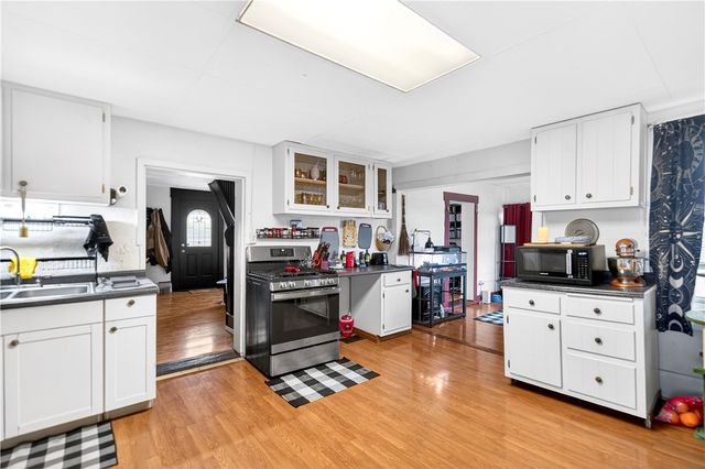 129 5th St, California, PA 15419