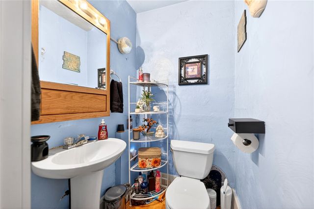 129 5th St, California, PA 15419