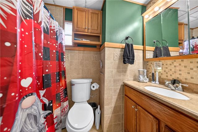 129 5th St, California, PA 15419