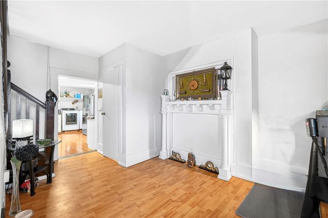 129 5th St, California, PA 15419