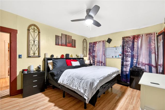 129 5th St, California, PA 15419