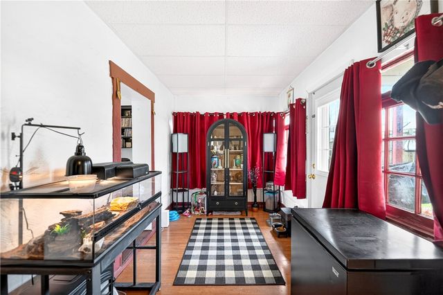 129 5th St, California, PA 15419