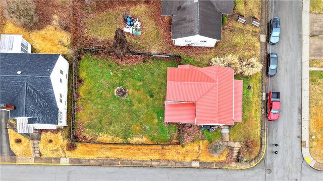 129 5th St, California, PA 15419