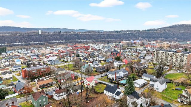 129 5th St, California, PA 15419