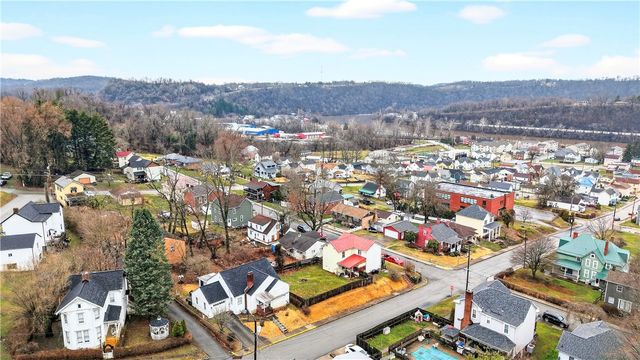 129 5th St, California, PA 15419