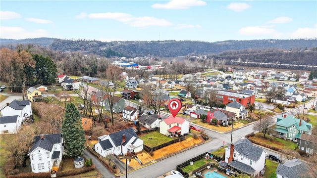 129 5th St, California, PA 15419