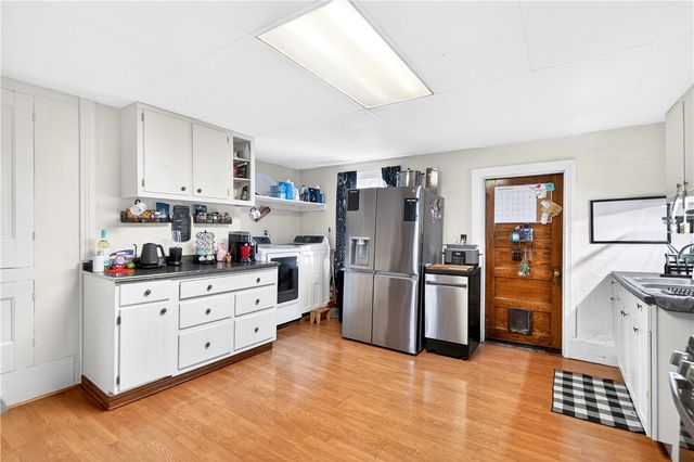 129 5th St, California, PA 15419