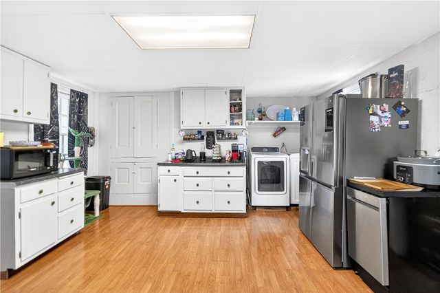 129 5th St, California, PA 15419