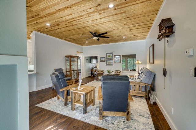 408 Reynard Place, Mc Cormick, SC 29835