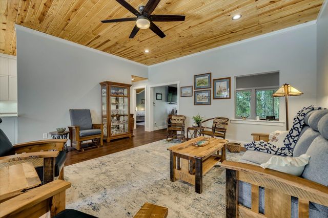 408 Reynard Place, Mc Cormick, SC 29835