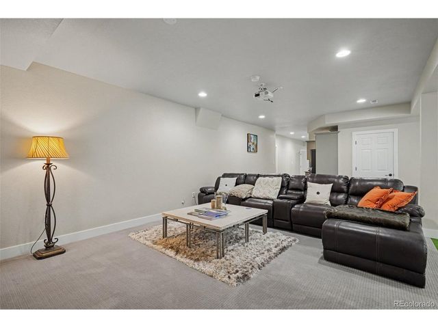 6950 Esperanza Dr, Castle Pines, CO 80108
