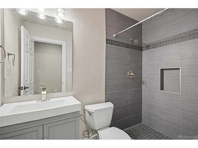 6950 Esperanza Dr, Castle Pines, CO 80108