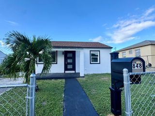 848 W 4th Street, Riviera Beach, FL 33404