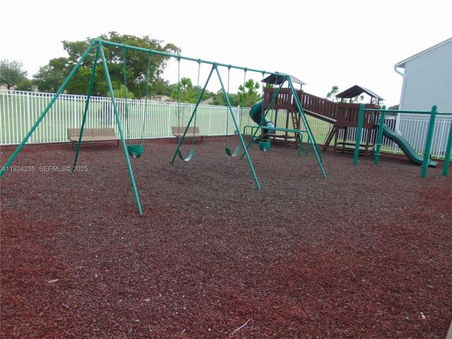 1774 SW 81st Ter 1-37, Davie, FL 33324