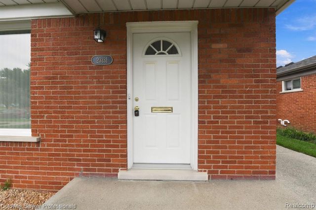 23131 Playview Street, Saint Clair Shores, MI 48082
