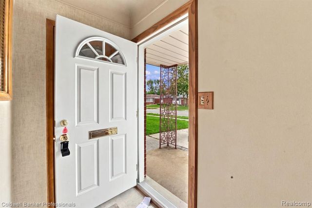 23131 Playview Street, Saint Clair Shores, MI 48082