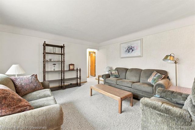 23131 Playview Street, Saint Clair Shores, MI 48082