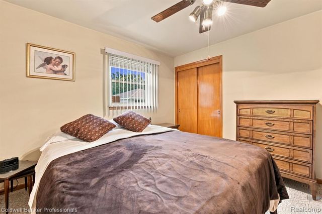 23131 Playview Street, Saint Clair Shores, MI 48082