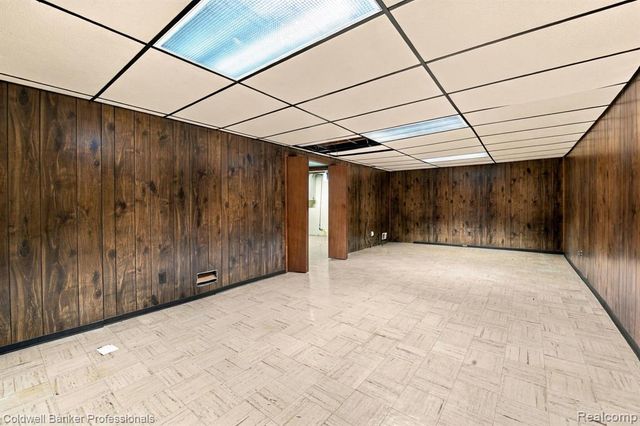 23131 Playview Street, Saint Clair Shores, MI 48082