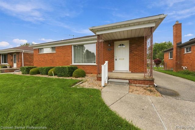 23131 Playview Street, Saint Clair Shores, MI 48082